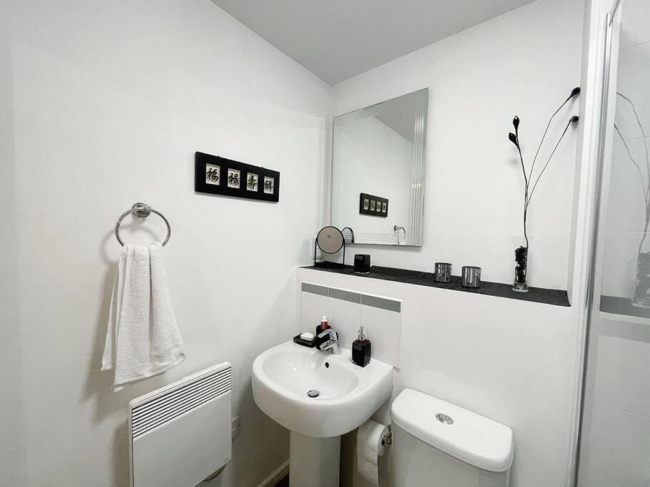 Cityfront Modern Apt Near City Centre/Etihad, Free Parking Manchester Exterior photo