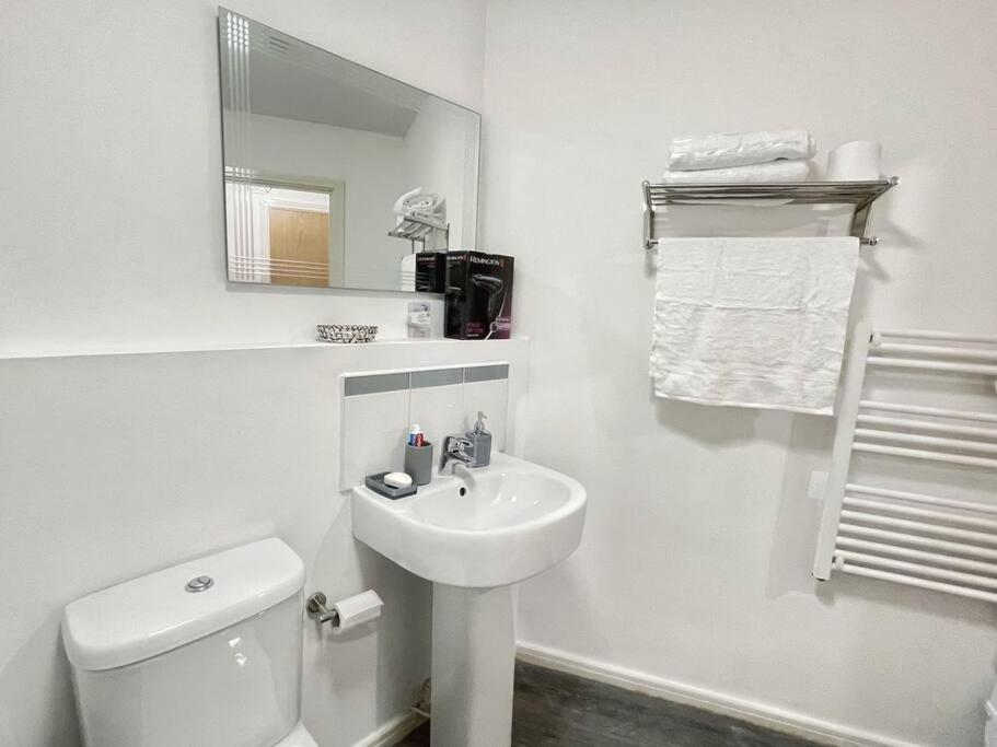 Cityfront Modern Apt Near City Centre/Etihad, Free Parking Manchester Exterior photo